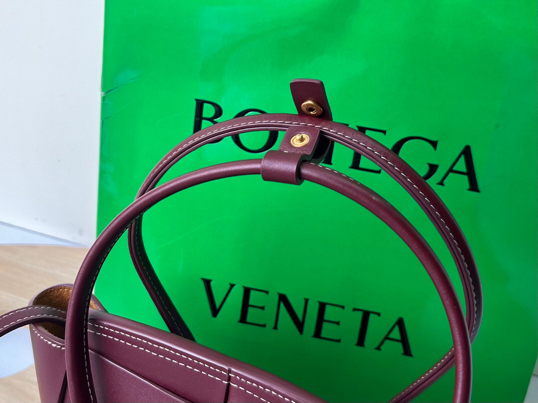 bo*te*ga Ve*ne*ta the arco mini