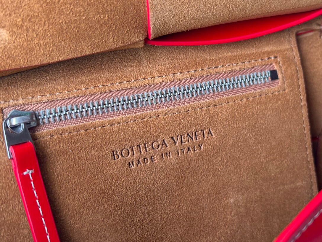 bo*te*ga Ve*ne*ta the arco mini