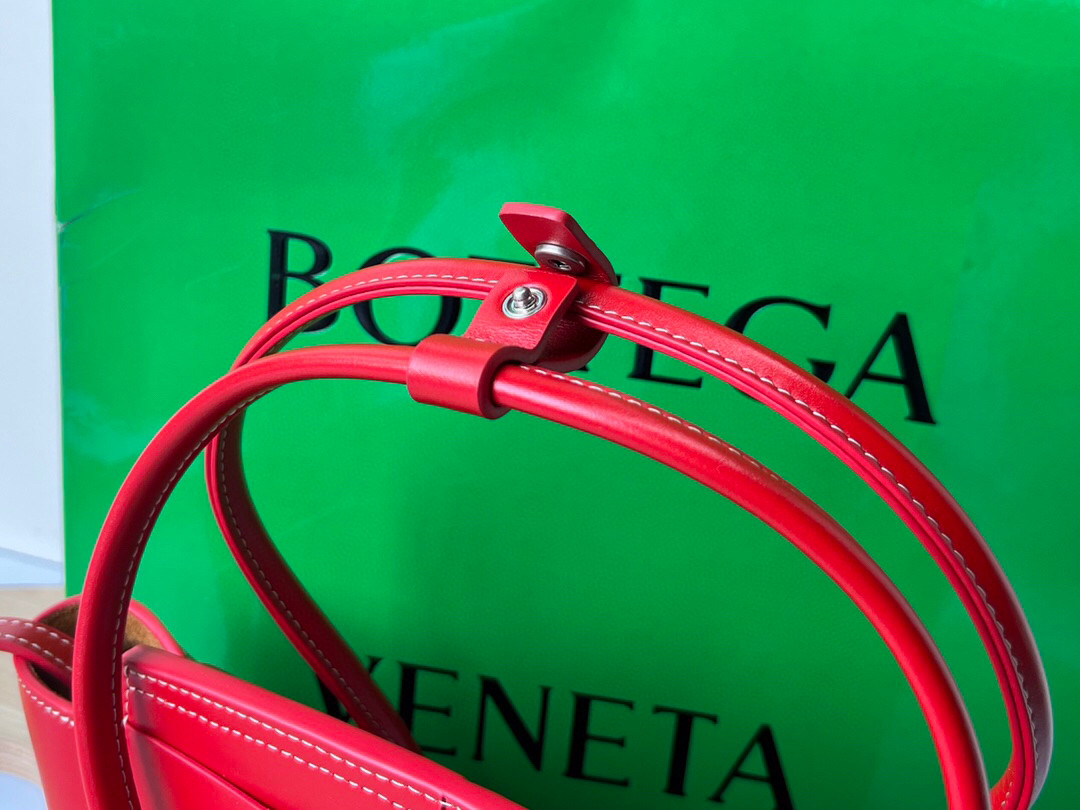 bo*te*ga Ve*ne*ta the arco mini