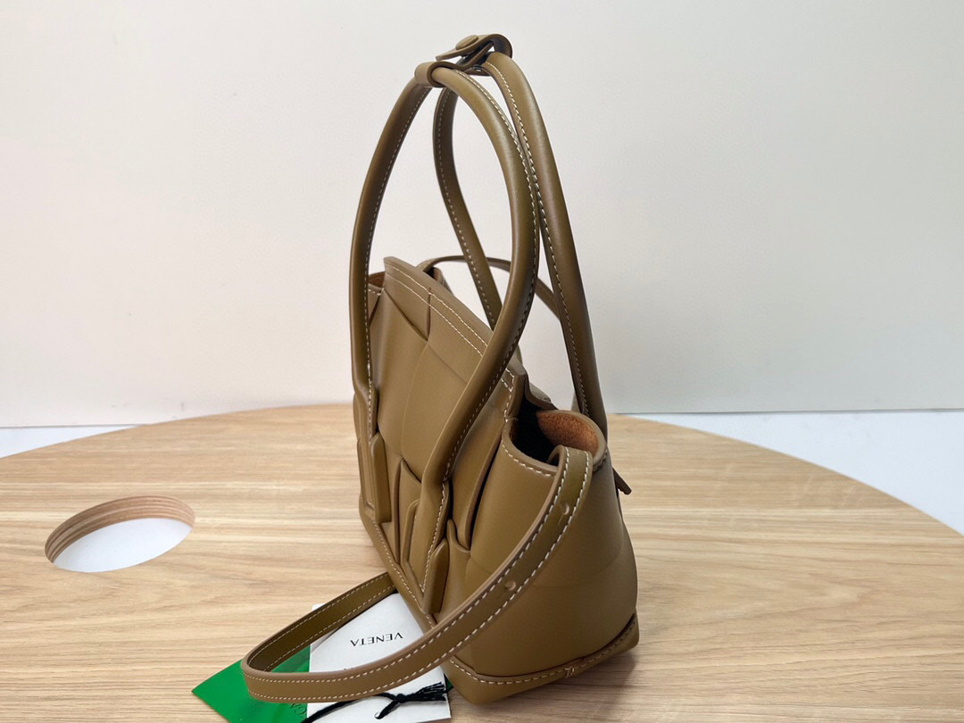 bo*te*ga Ve*ne*ta the arco mini