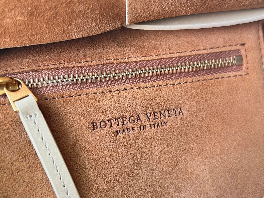 bo*te*ga Ve*ne*ta the arco mini