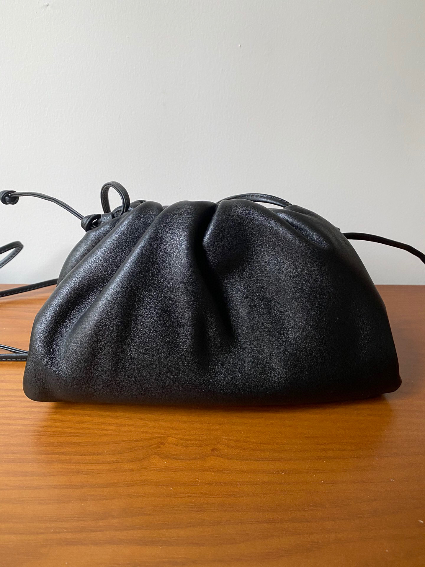 bo*te*ga Ve*ne*ta pouch