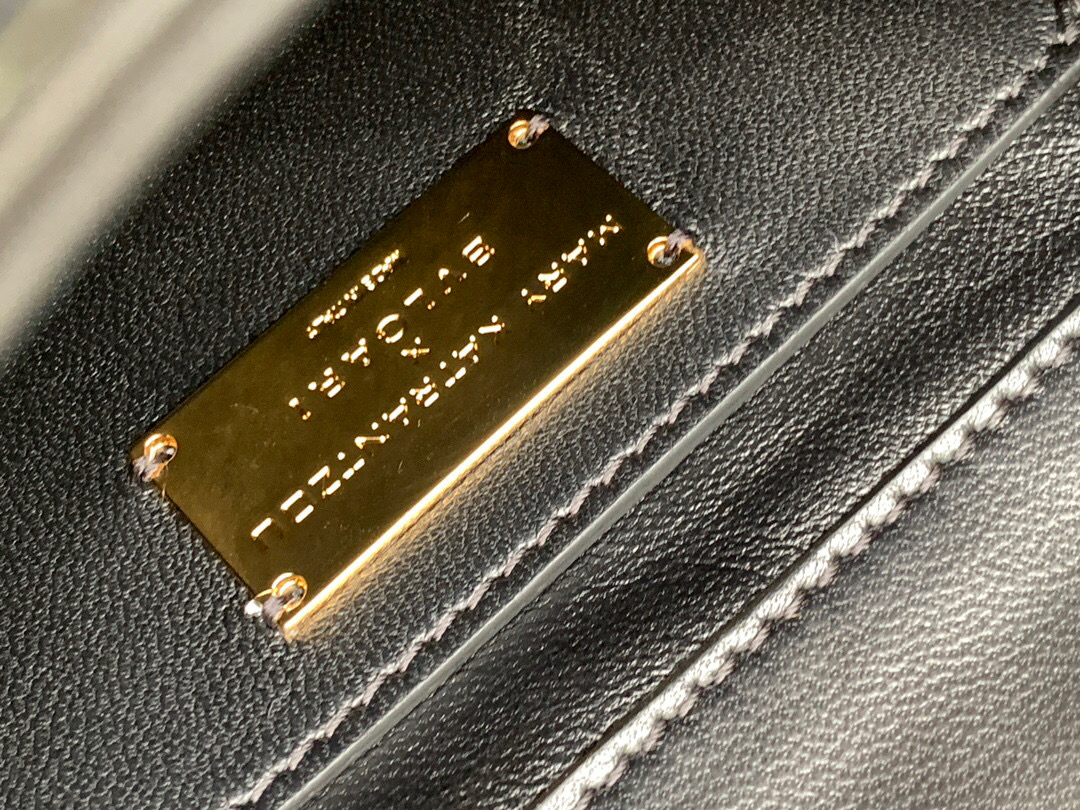 B*l*ai shoulder bag