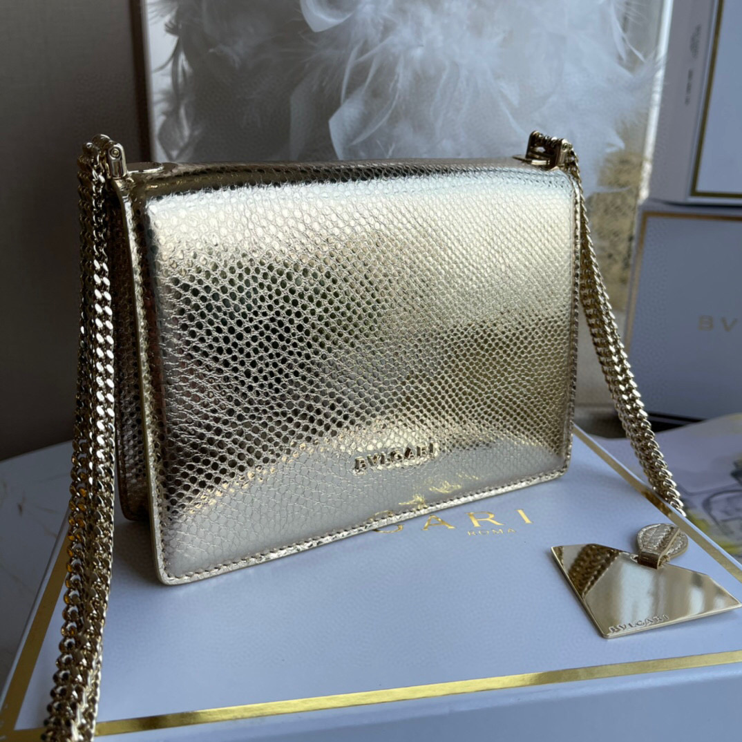B*l*ai shoulder bag