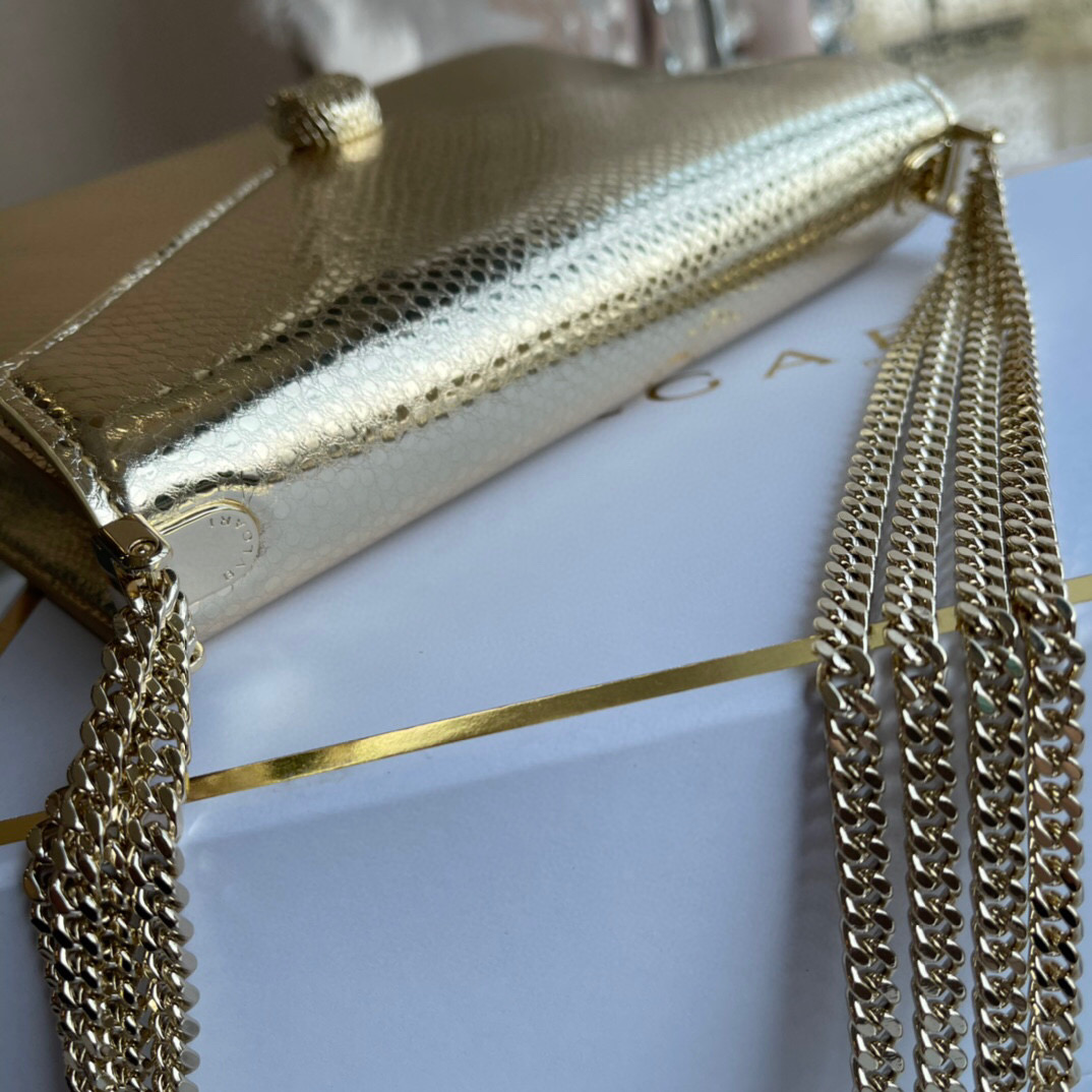 B*l*ai shoulder bag