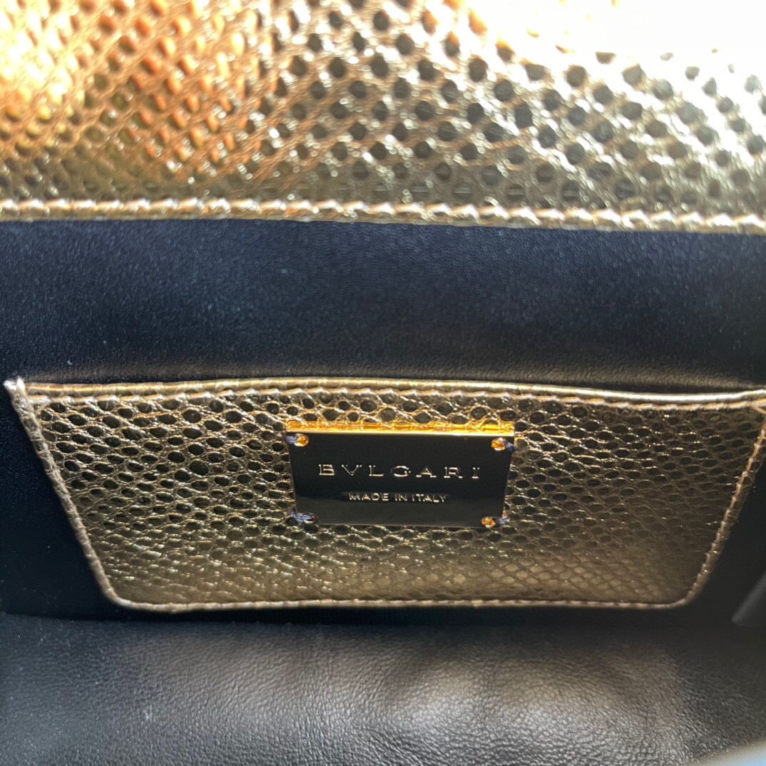 B*l*ai shoulder bag