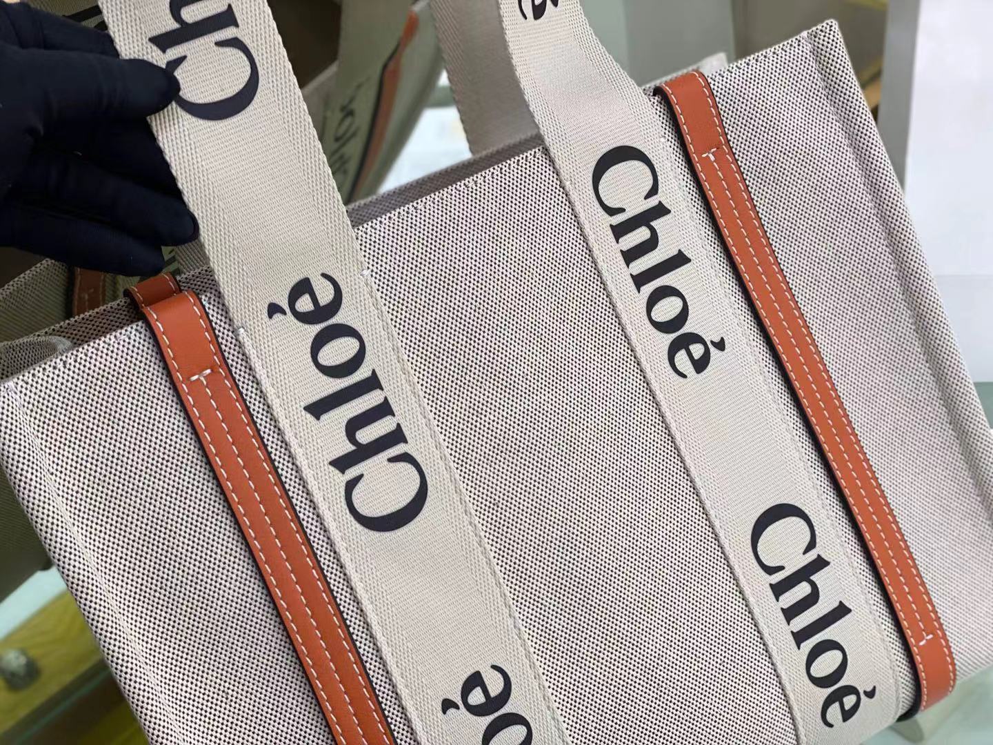 Chloé Woody