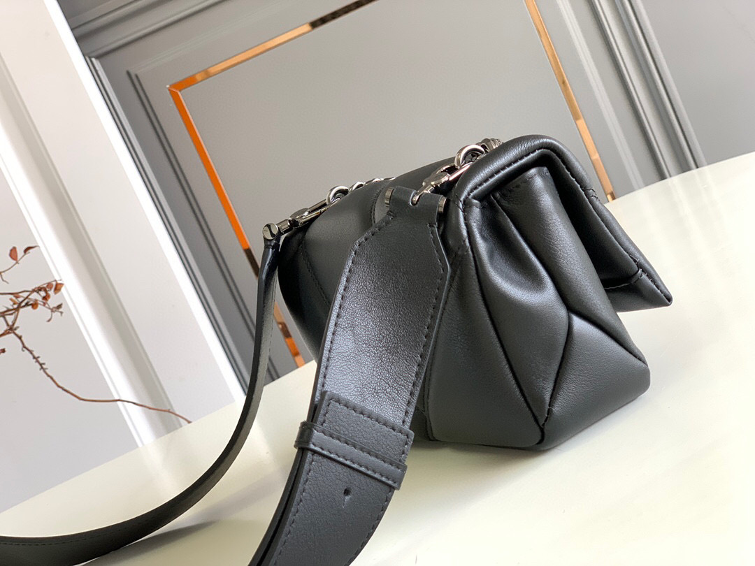 B*l*ai shoulder bag