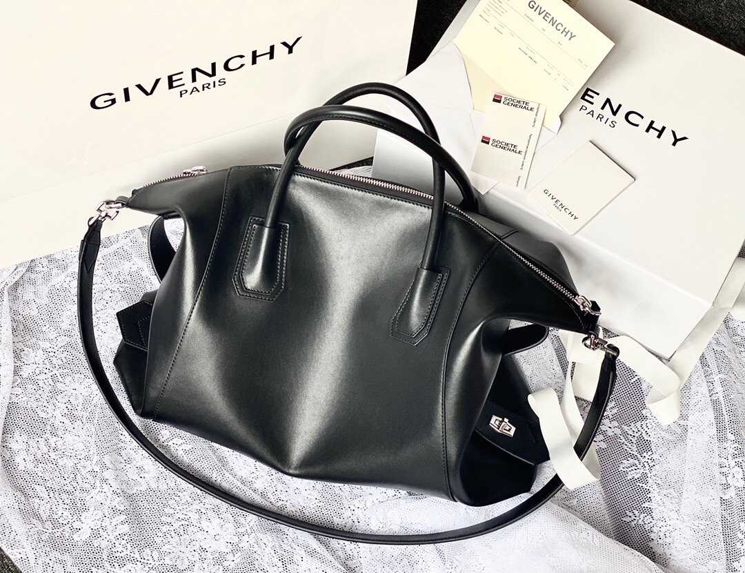 Givenchy Antigona Soft