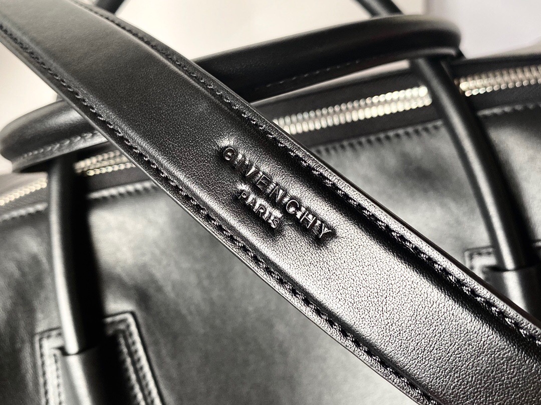 Givenchy Antigona Soft