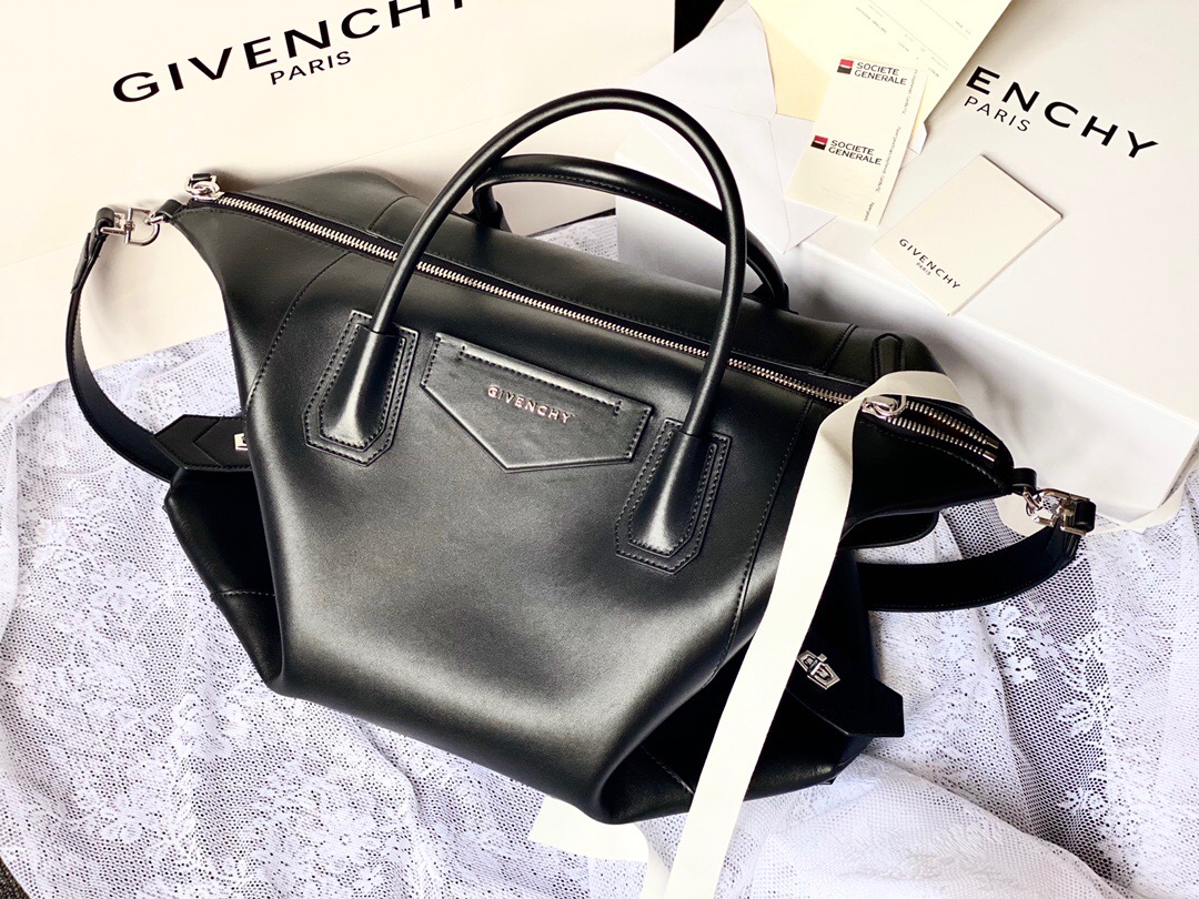Givenchy Antigona Soft