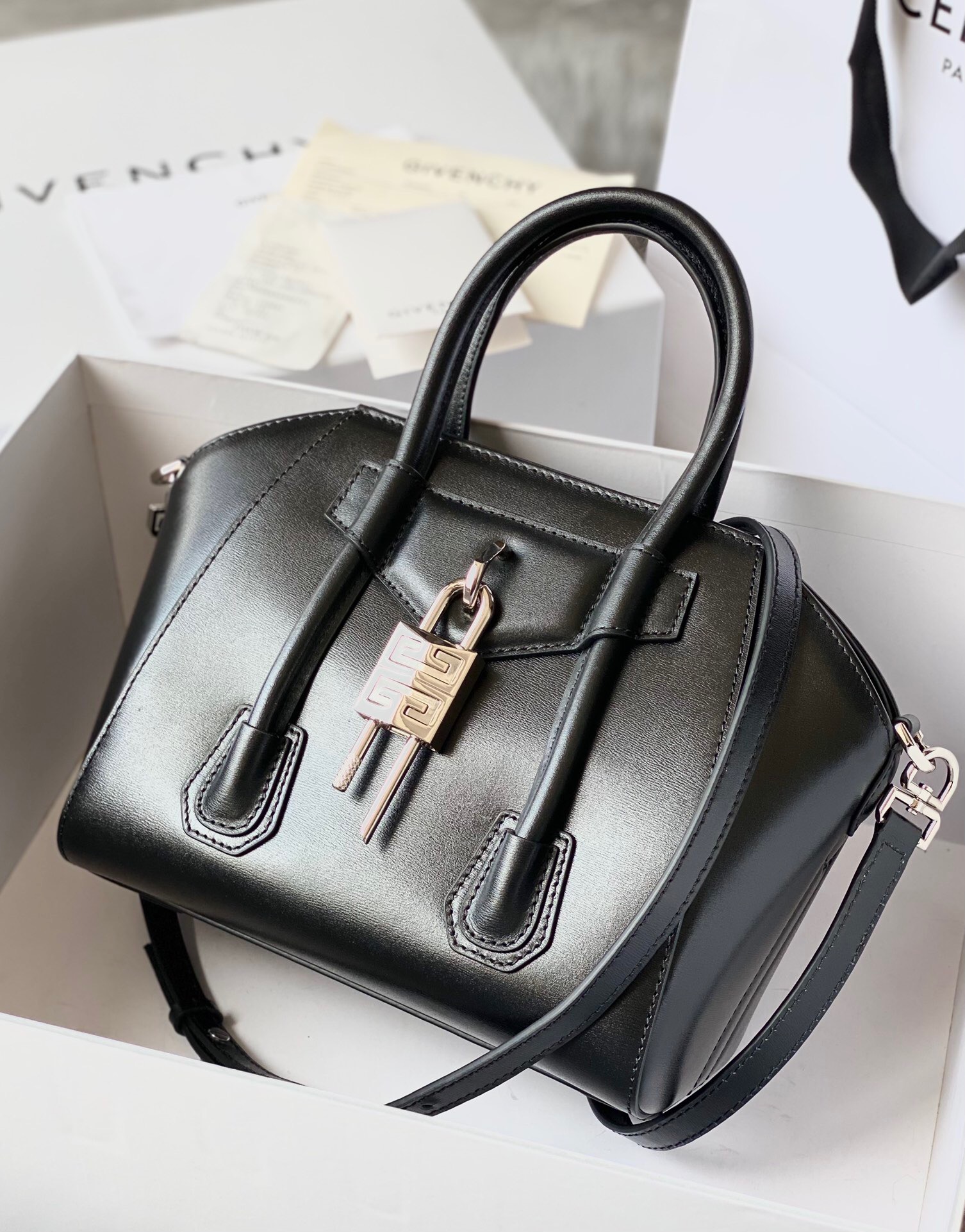 Givenchy Antigona Lock Soft