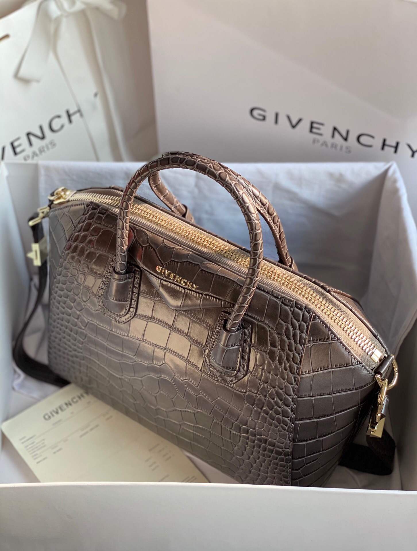 Givenchy Antigona Medium