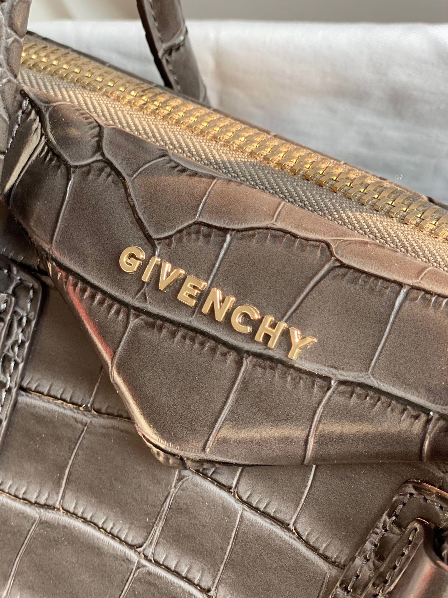 Givenchy Antigona Medium