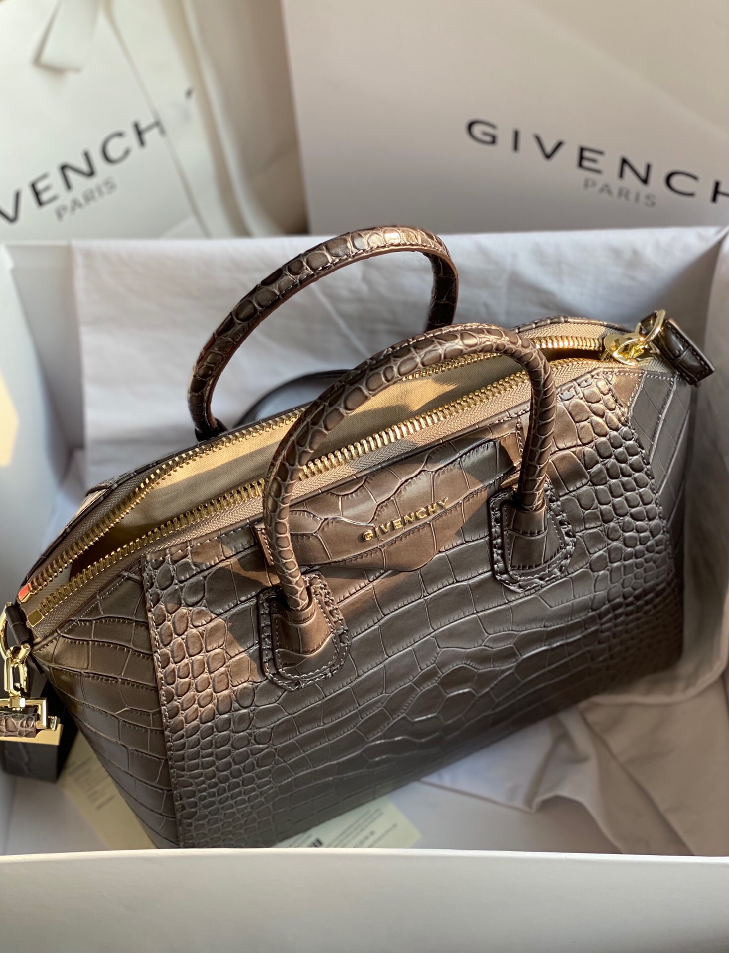 Givenchy Antigona Medium