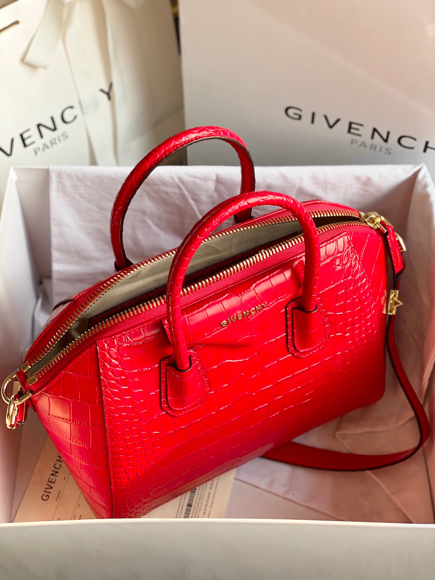Givenchy Antigona Medium