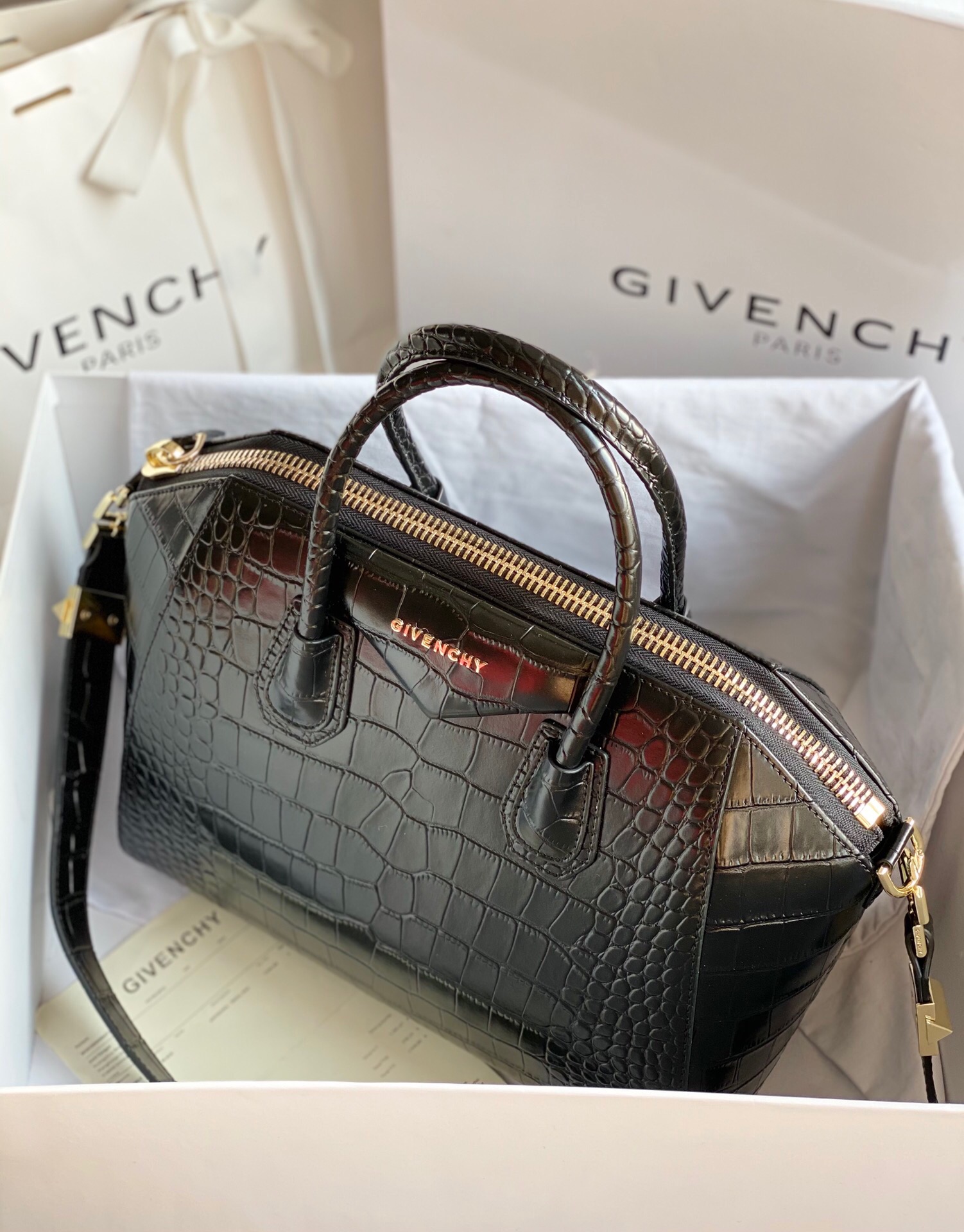 Givenchy Antigona Medium