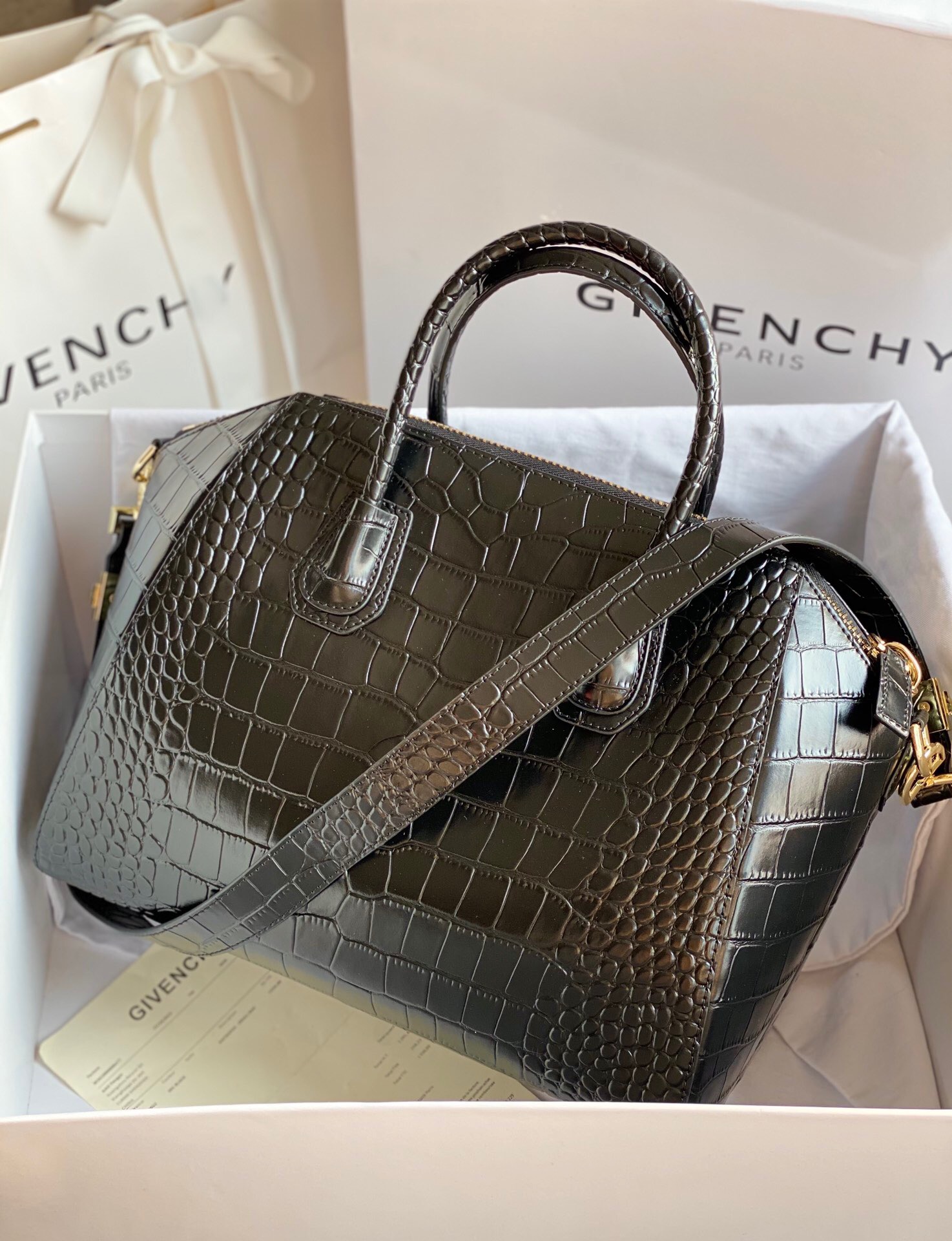 Givenchy Antigona Medium