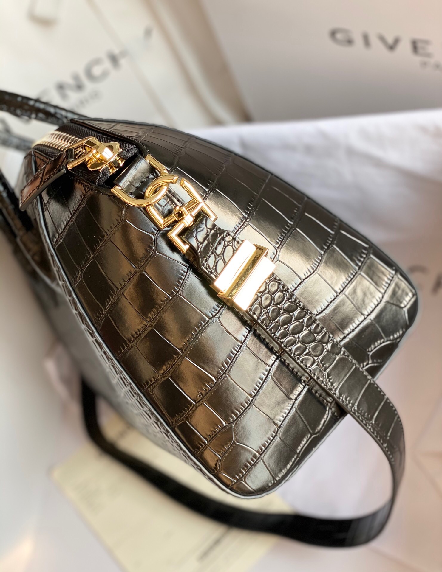 Givenchy Antigona Medium