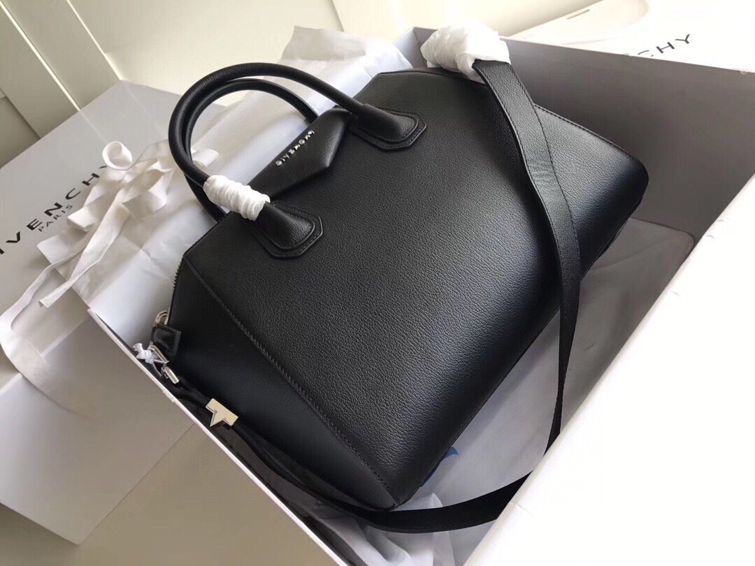 Givenchy Antigona Medium