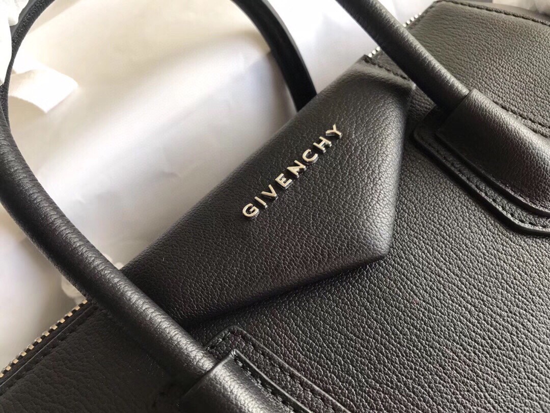 Givenchy Antigona Medium