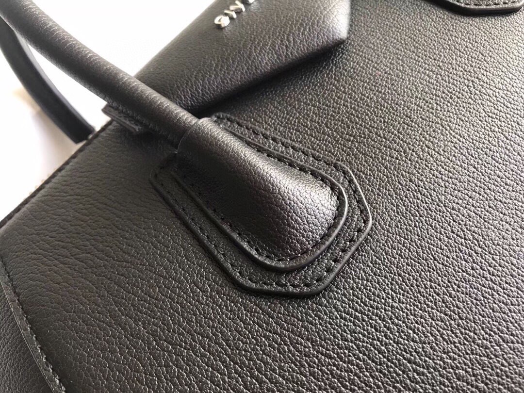 Givenchy Antigona Medium