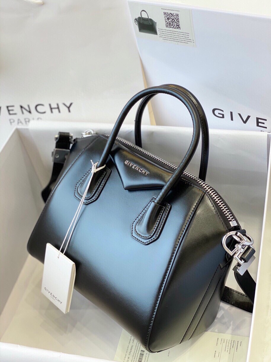 Givenchy Antigona Mini