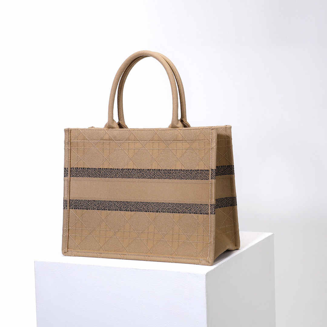 D*or book tote