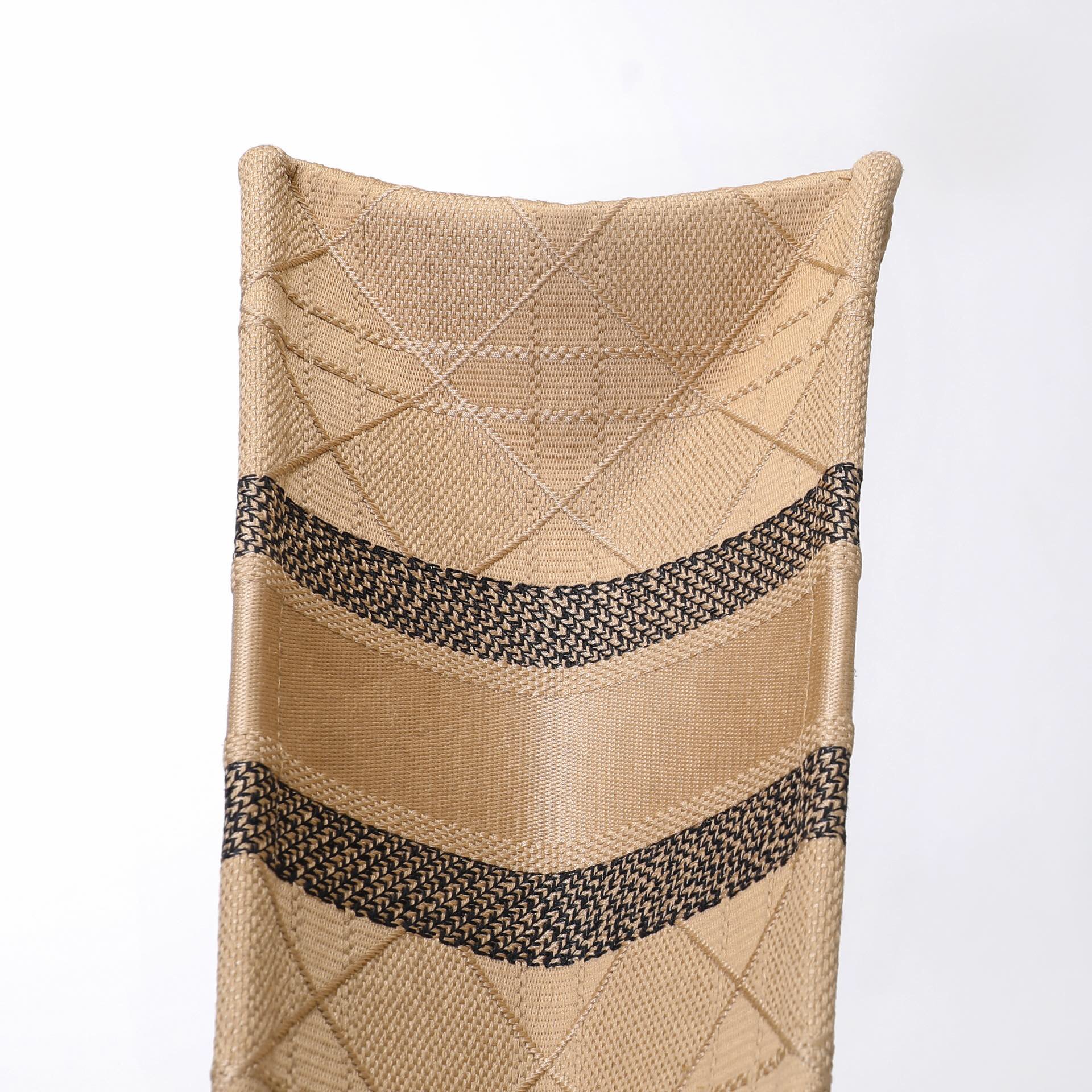 D*or book tote