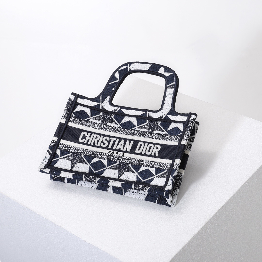D*or book tote mini