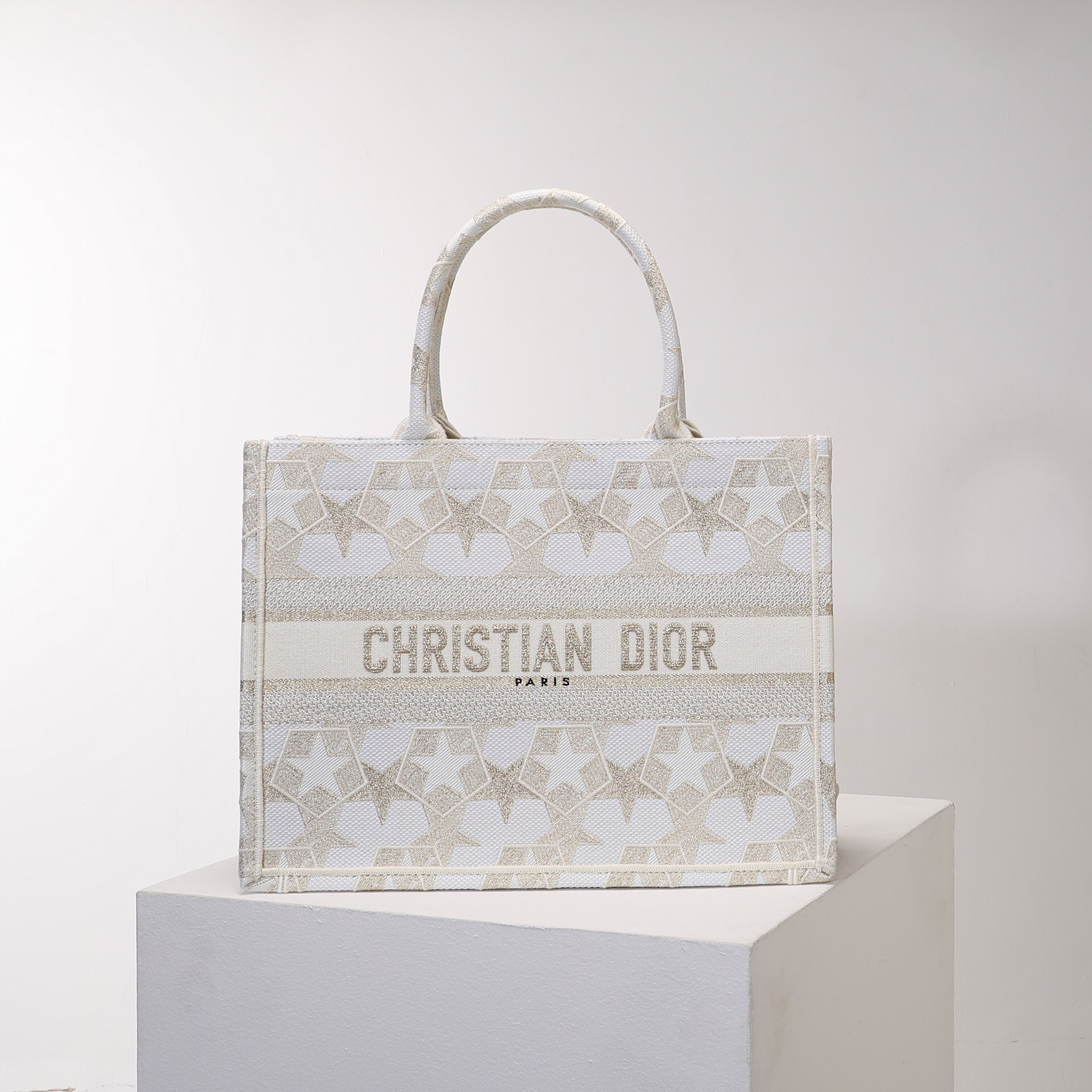 D*or book tote