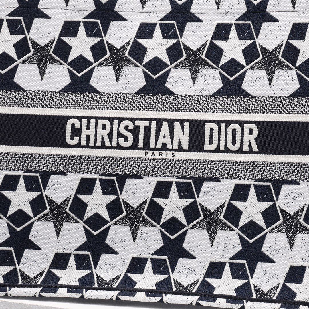 D*or book tote