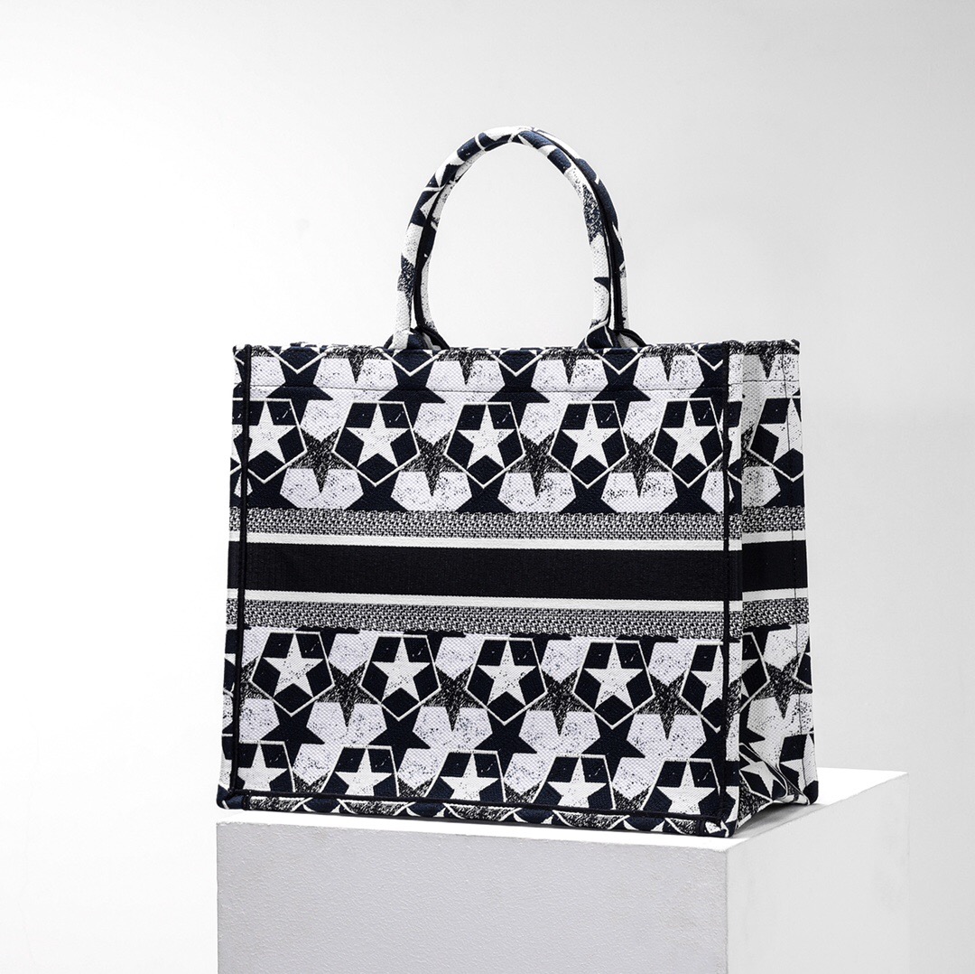 D*or book tote