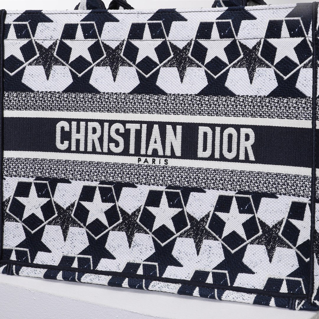 D*or book tote