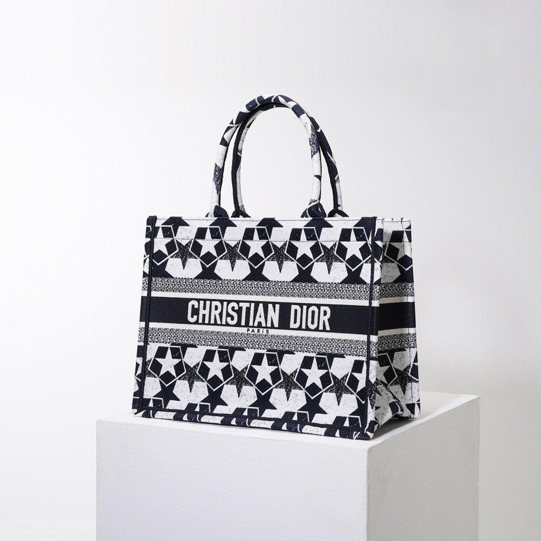 D*or book tote