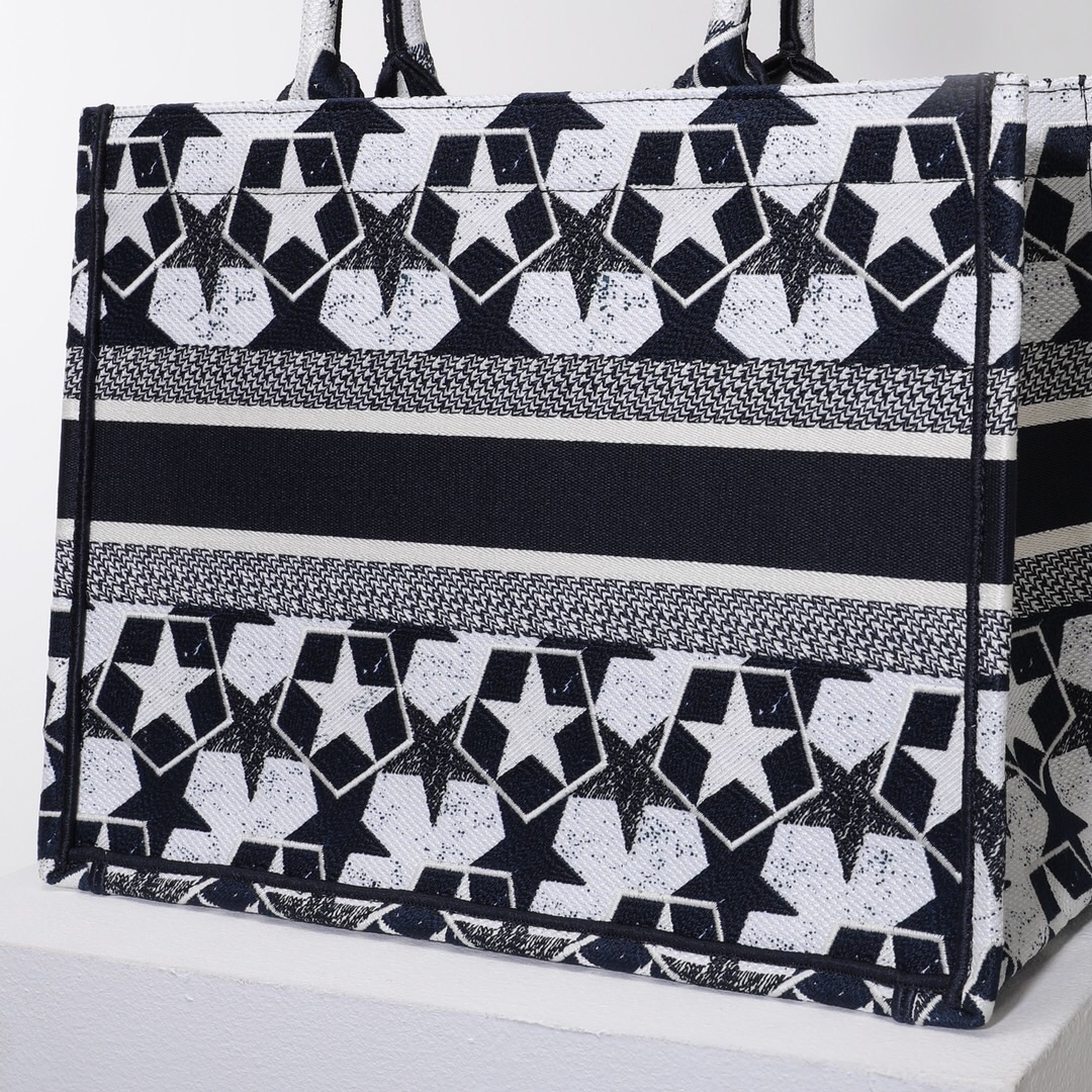 D*or book tote