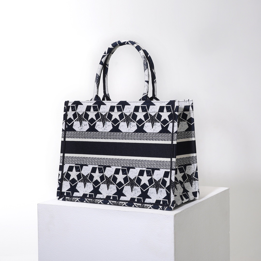 D*or book tote
