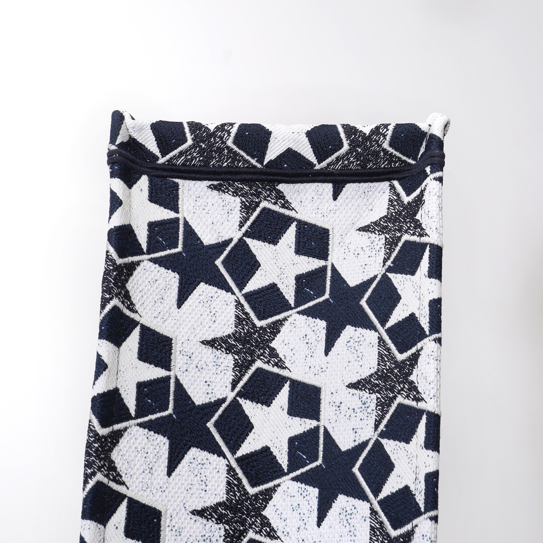 D*or book tote