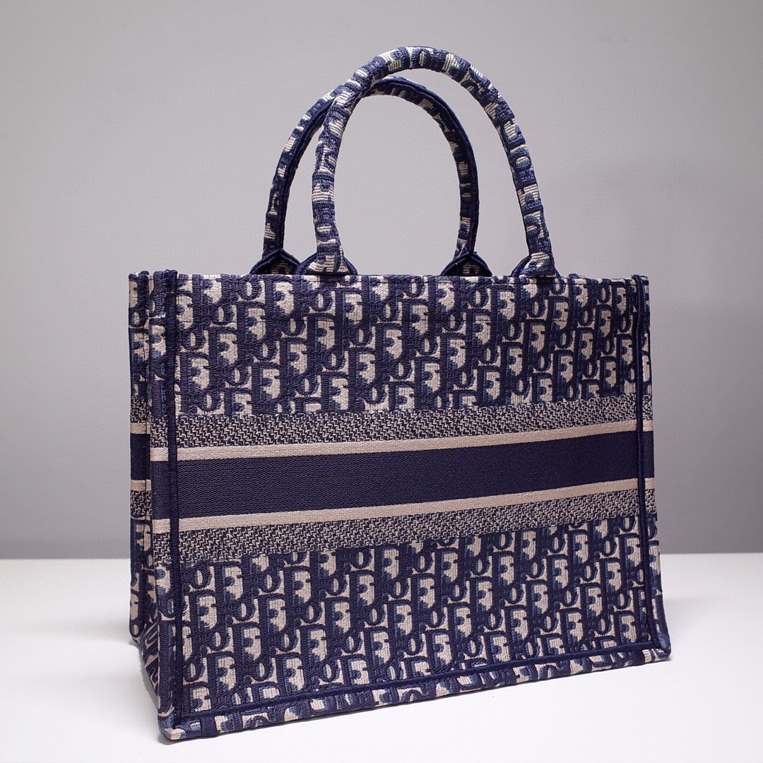 D*or book tote