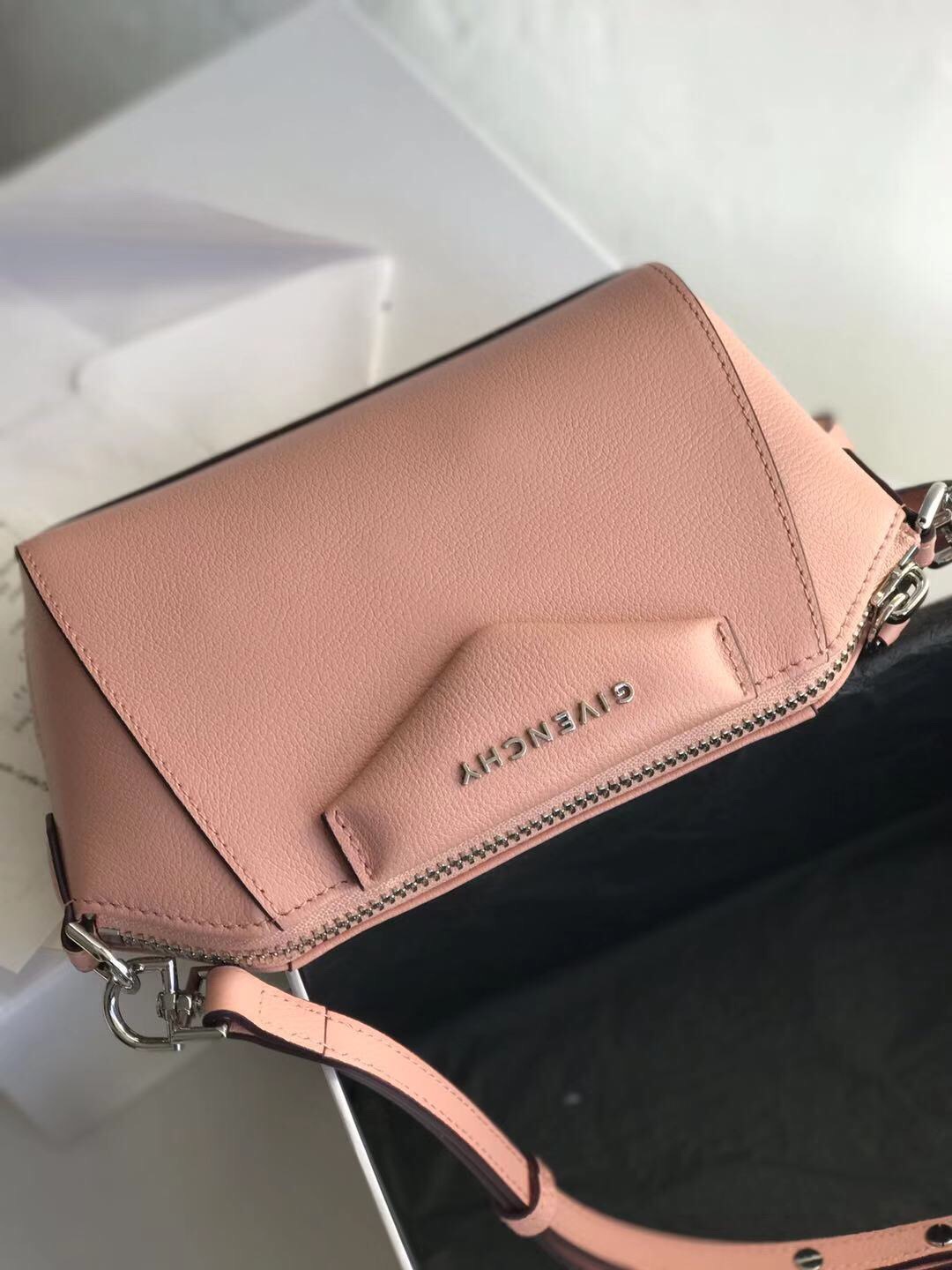 Givenchy Antigona