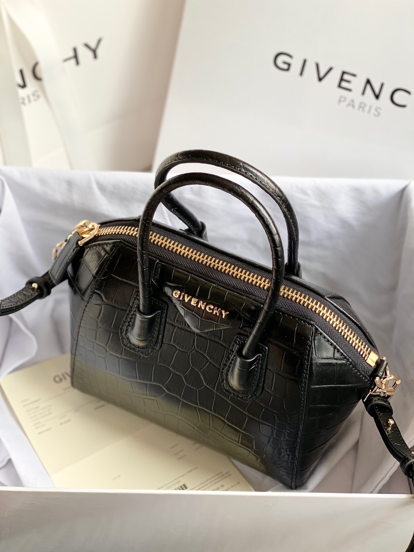 Givenchy Antigona Mini