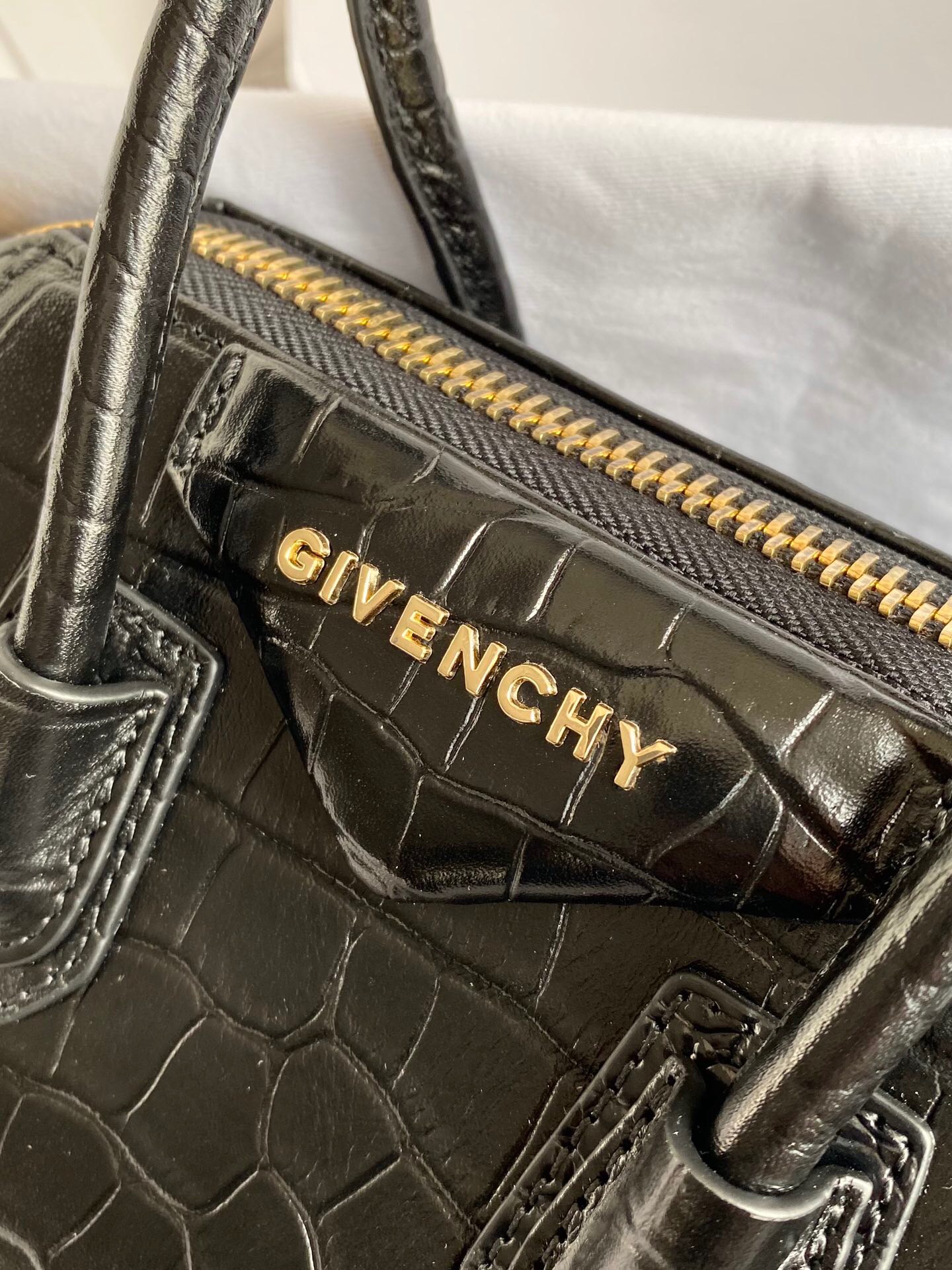 Givenchy Antigona Mini