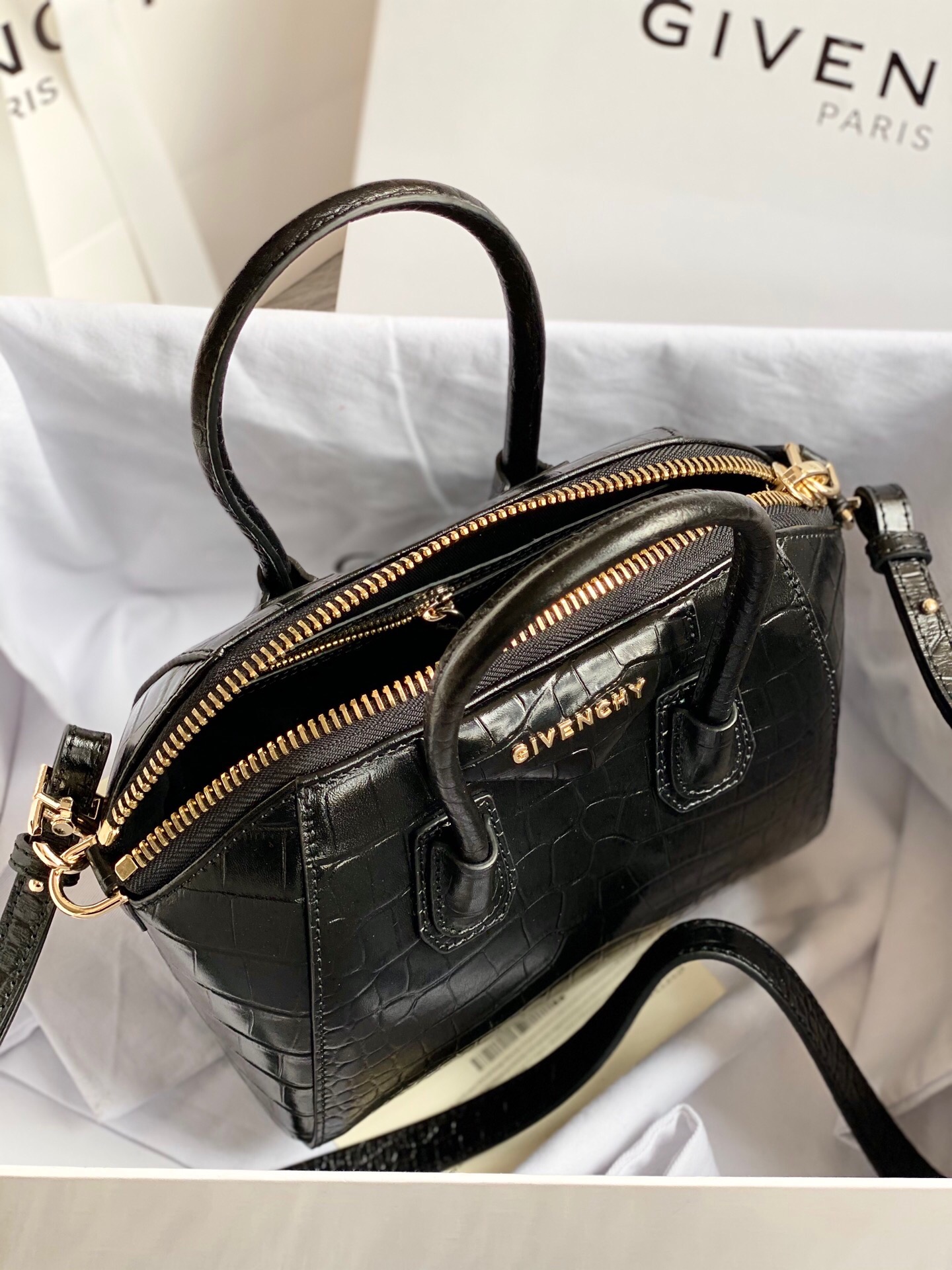 Givenchy Antigona Mini
