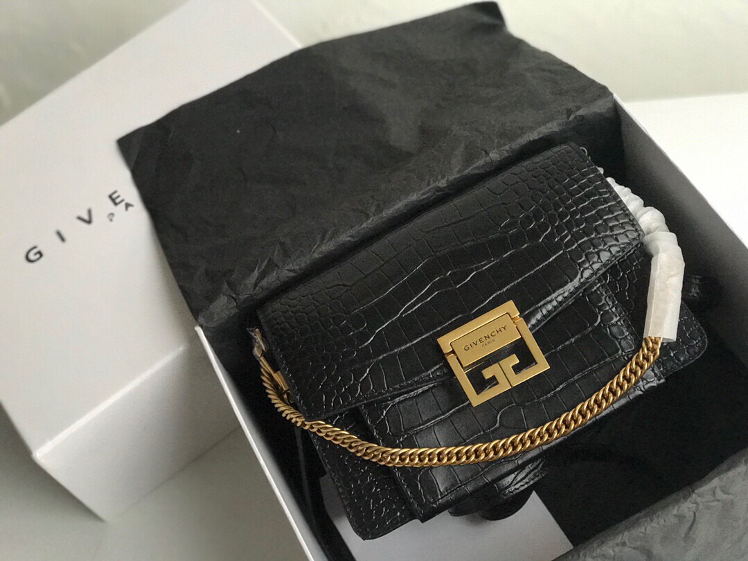 Givenchy GV3