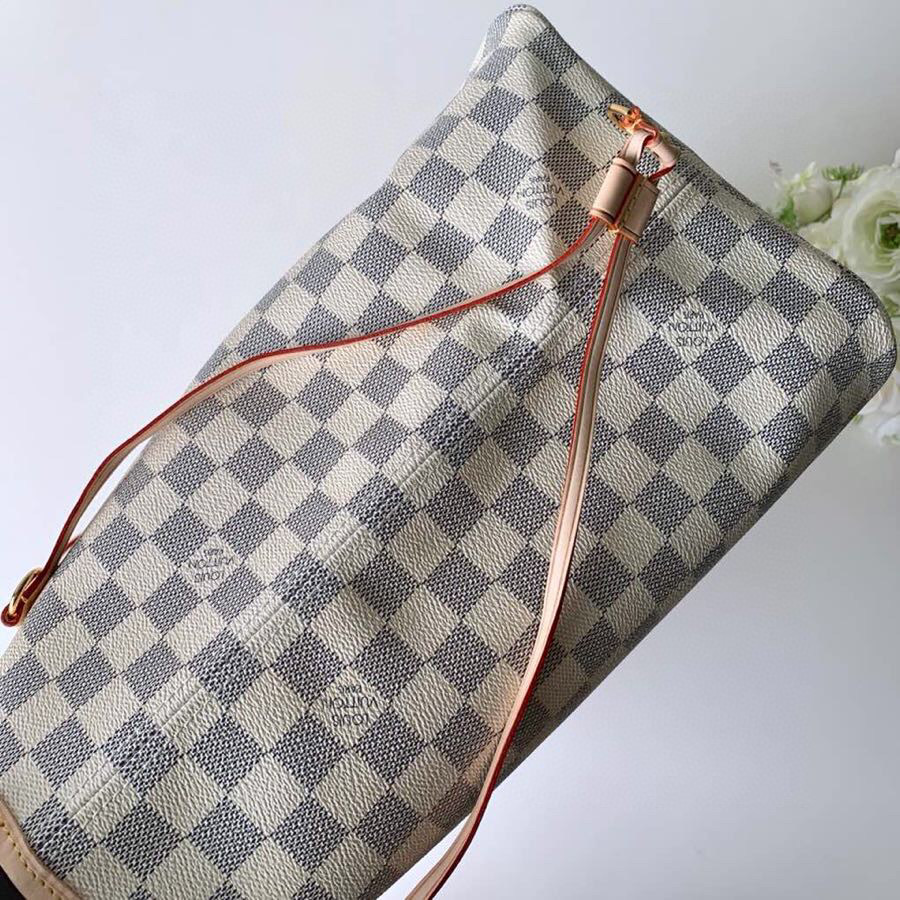 l**is V*t*n neverfull gm
