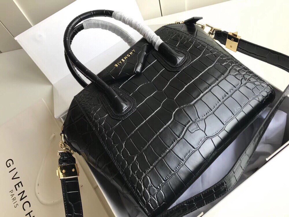 Givenchy Antigona Small