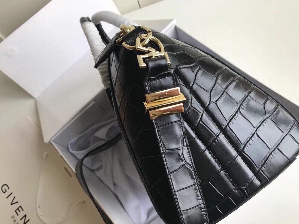 Givenchy Antigona Small