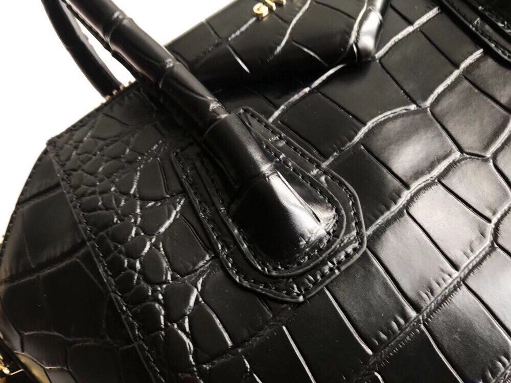 Givenchy Antigona Small