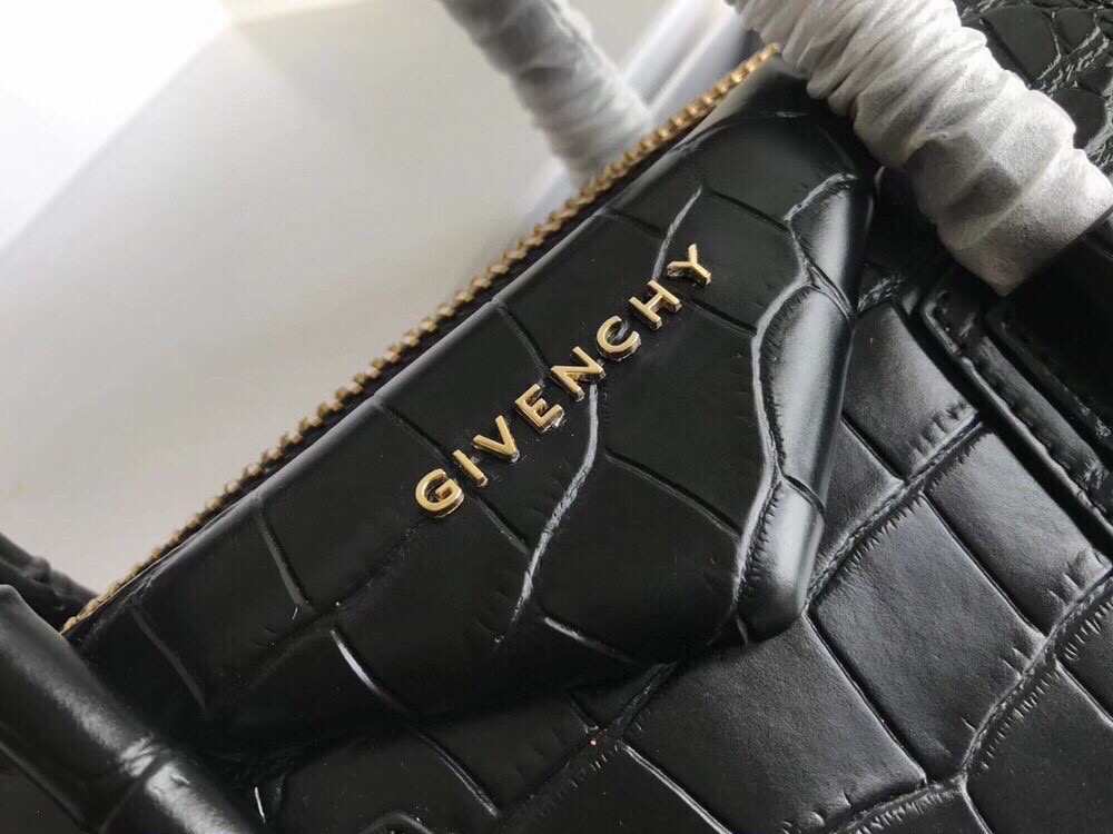Givenchy Antigona Small