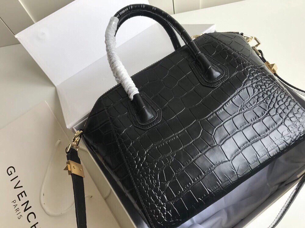 Givenchy Antigona Small